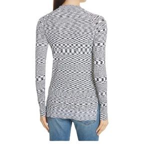 VERONICA BEARD LAINEY SWEATER. Crew neck long sleeve top printed black/white M